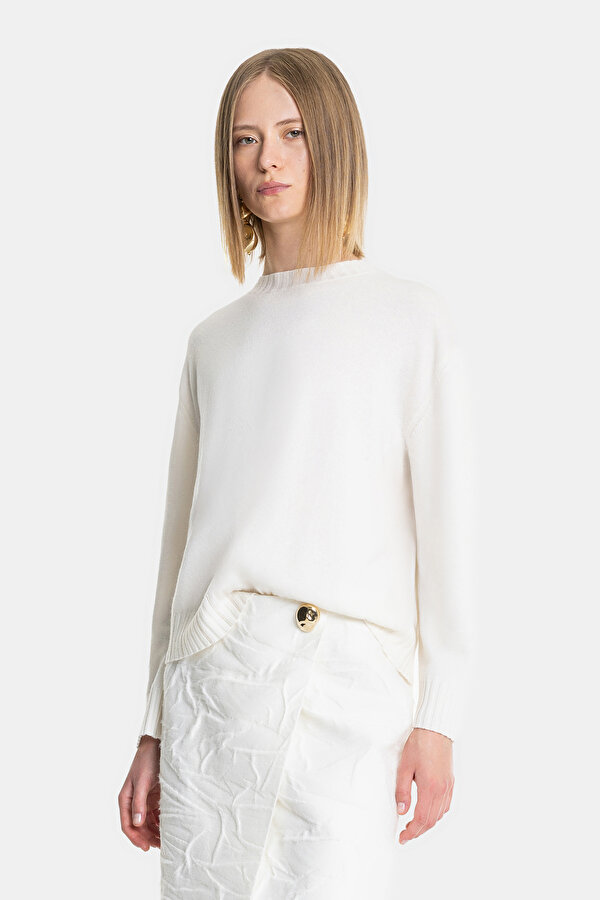 ECRU BASIC / ROUND NECKLINE TRICOT