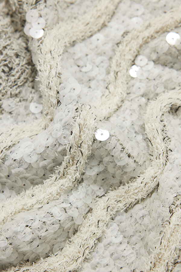 WHITE HALTER 11