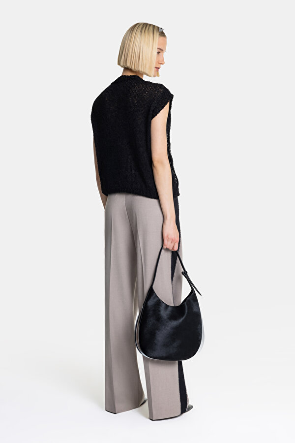 BLACK BASIC / ROUND NECKLINE 6