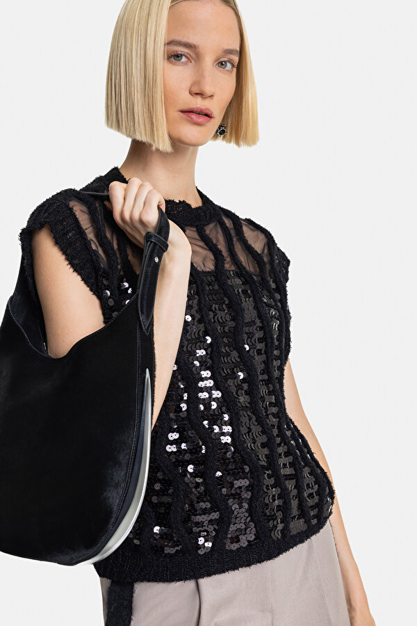 BLACK BASIC / ROUND NECKLINE 7