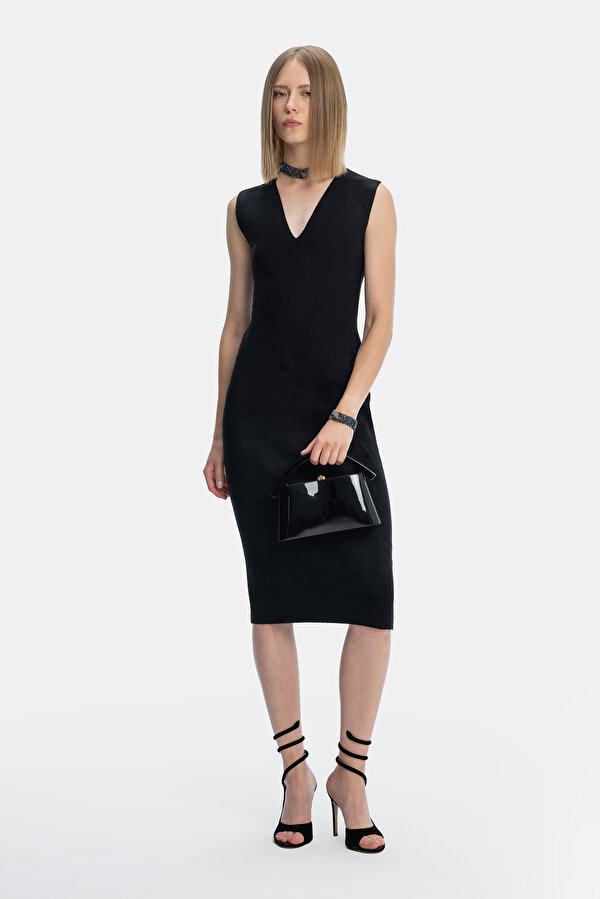 BLACK SLEEVELESS DRESS