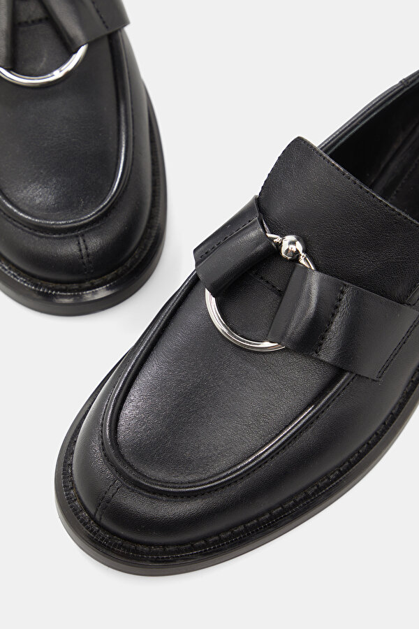 BLACK LEATHER SHOES 6