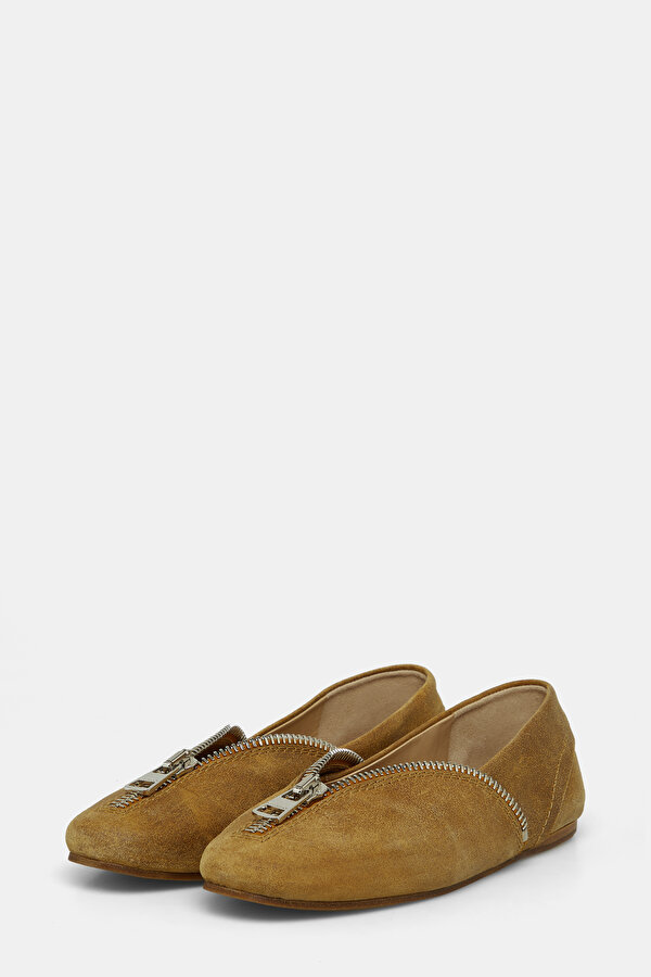 TAN FLAT SHOES 2