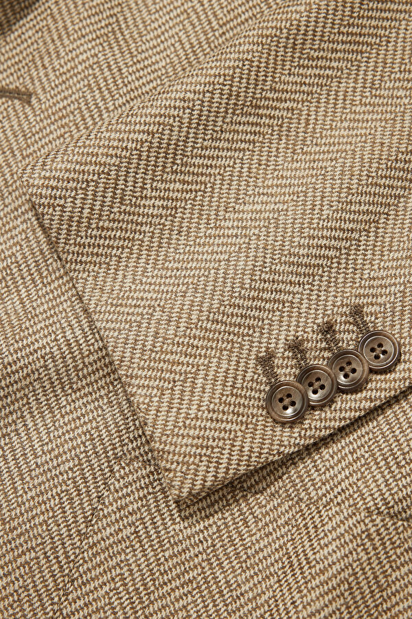 BEIGE JACKET 11