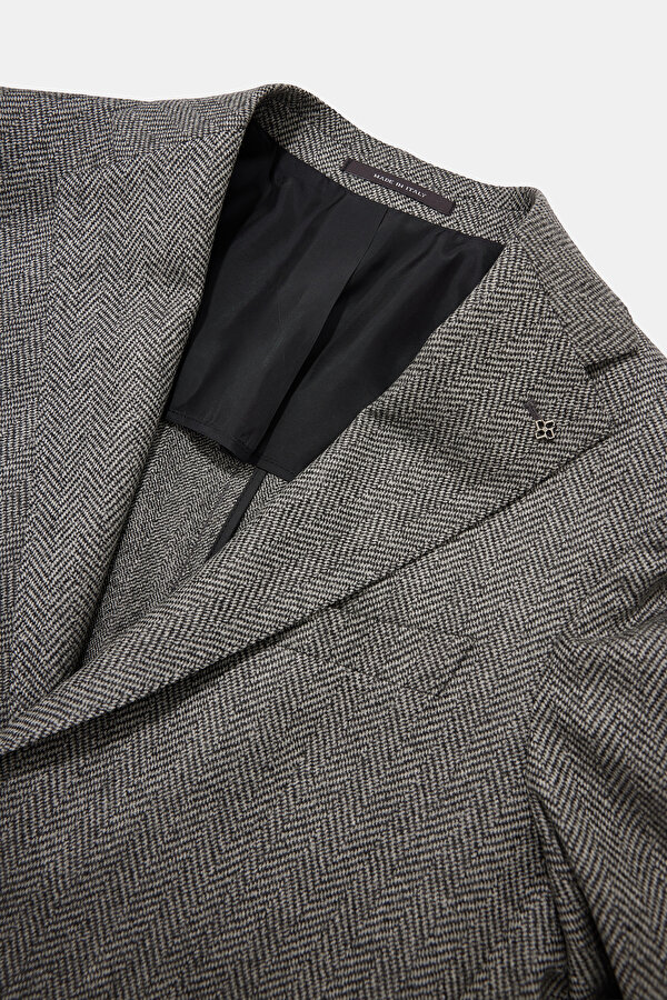GREY JACKET 7