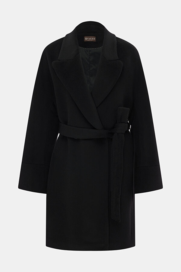 BLACK OVERCOAT
