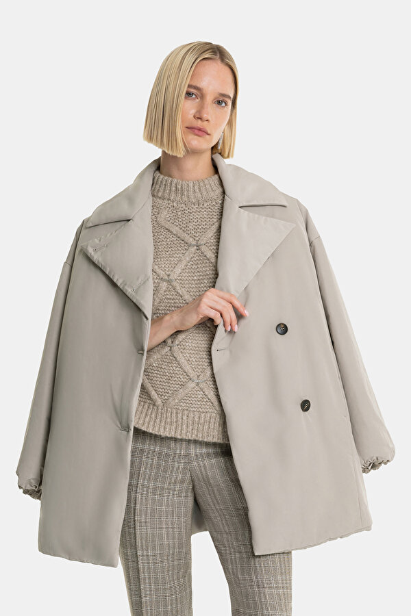 BEIGE COAT 6