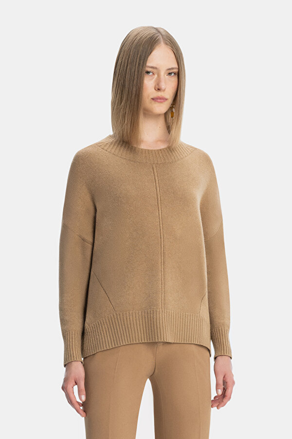 CAMEL BASIC / ROUND NECKLINE