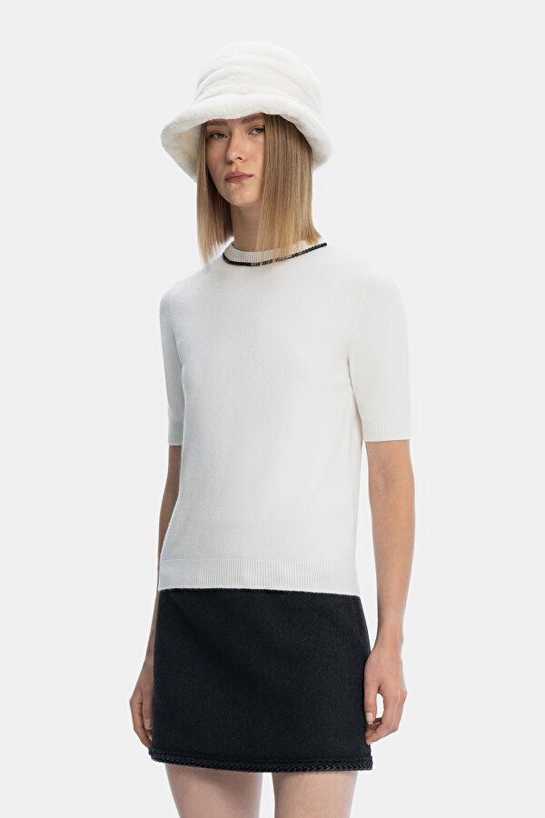 ECRU BASIC / ROUND NECKLINE