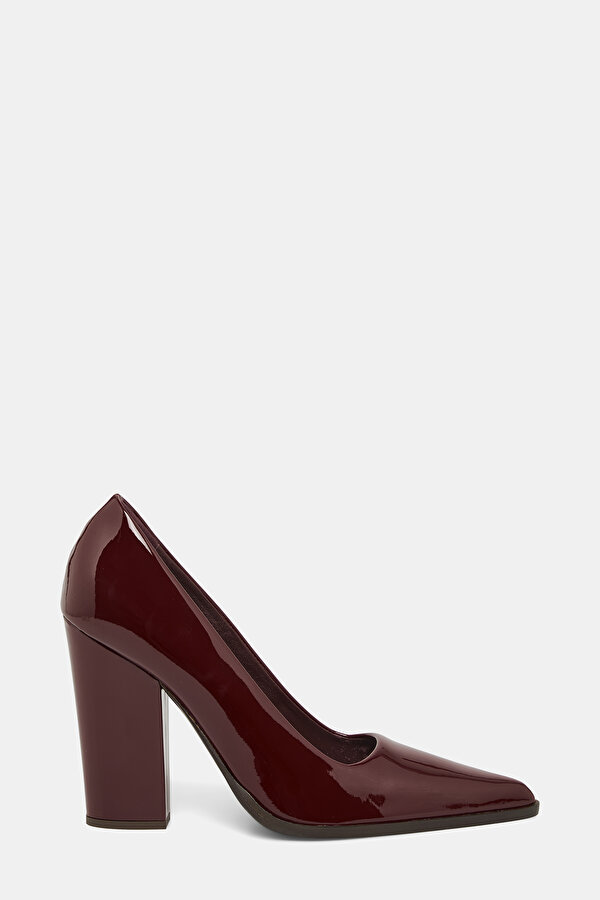 MAROON SHOES