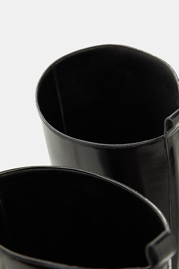 BLACK SHOE 6