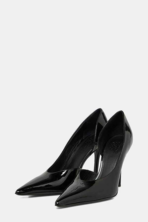 BLACK SHOE 2
