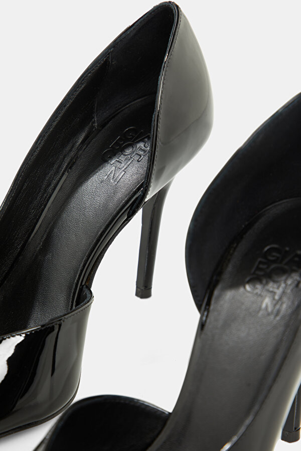 BLACK SHOE 6