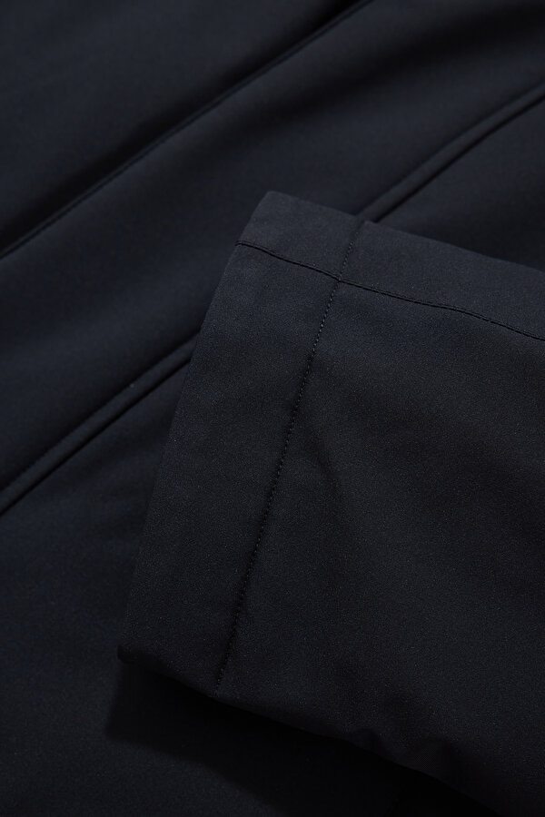 BLACK COAT 6
