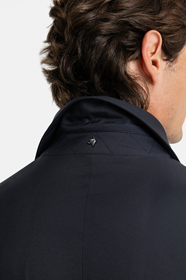 BLACK COAT 7