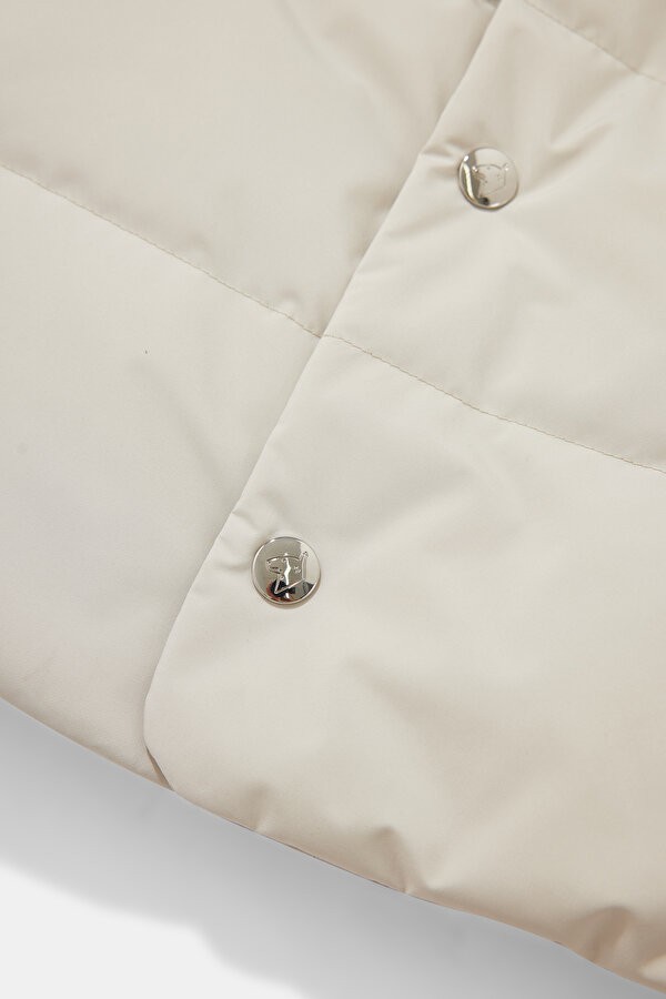 LIGHT CREAM VEST 11