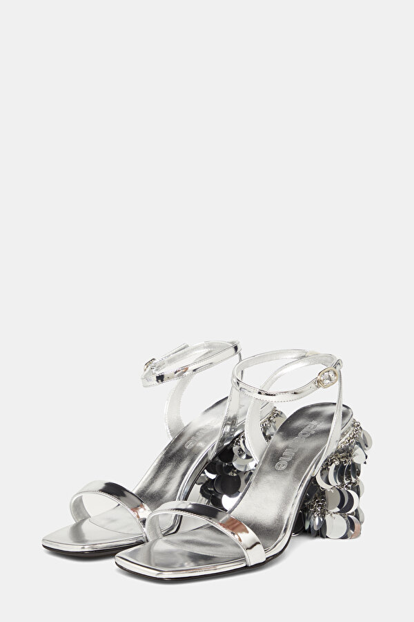 SILVER SHOES 2