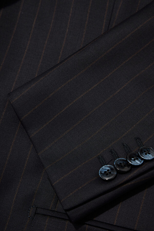 BROWN WOOL SUIT 12