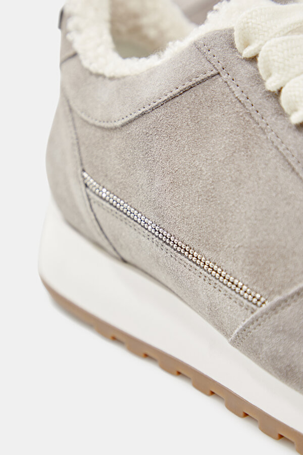 GREY SUEDE SNEAKER 6