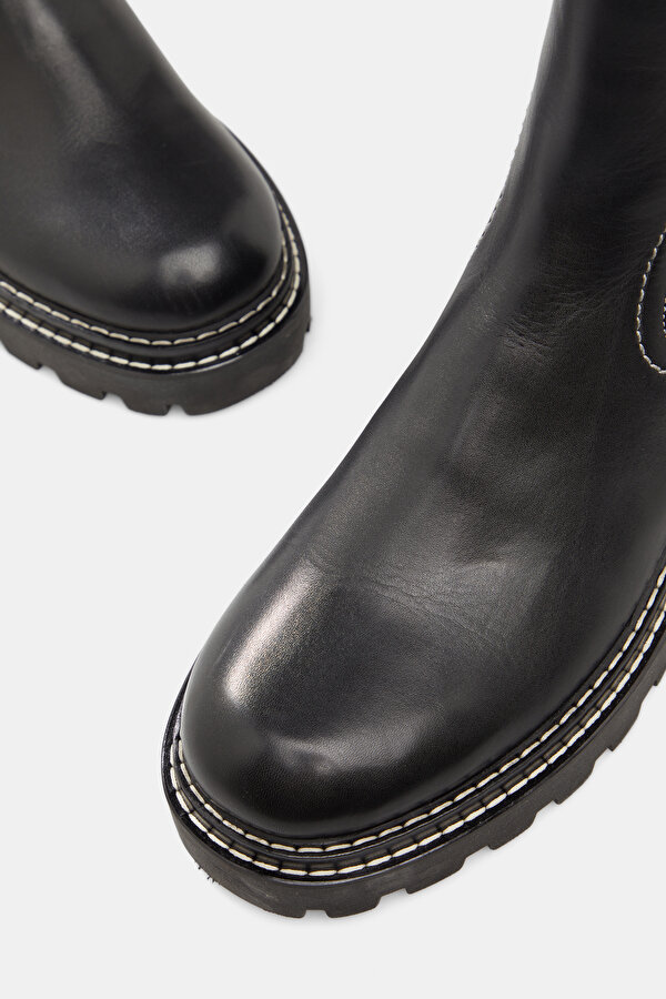 BLACK LEATHER BOOT 6