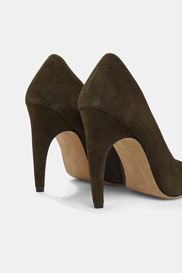 BROWN LEATHER SHOES 6