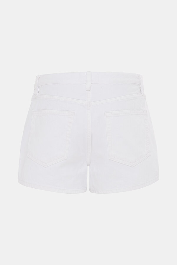 WHITE SHORTS 2