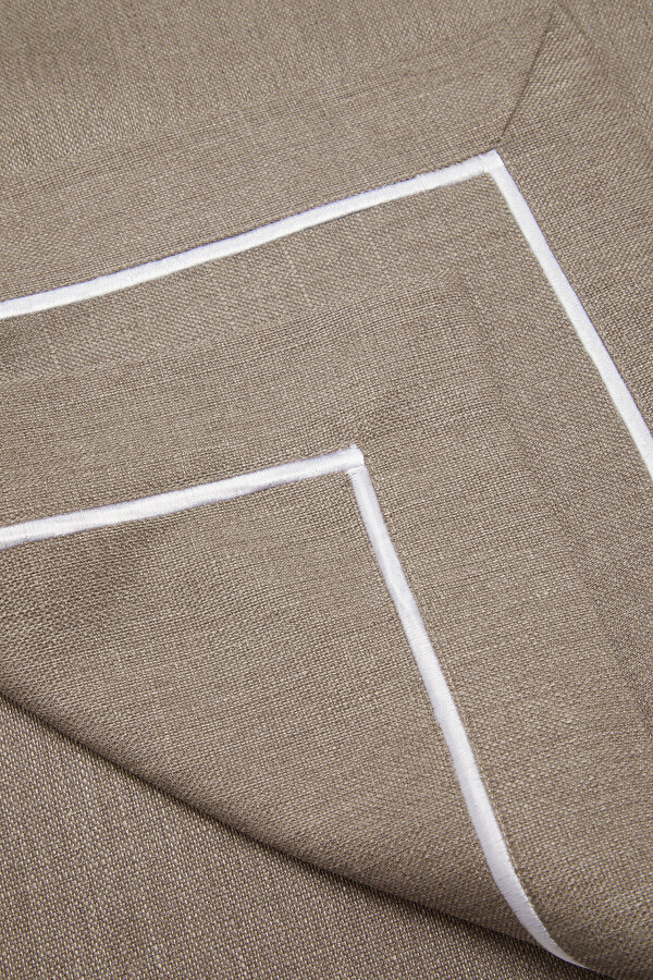 TEK SIRA PİKOLU MASA ÖRTÜSÜ 2