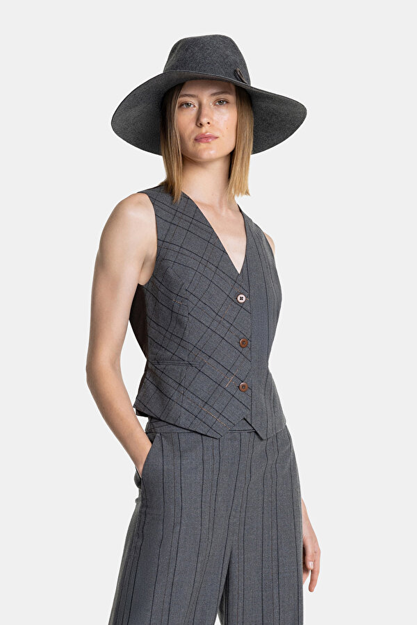 MULTICOLOR V NECK VEST