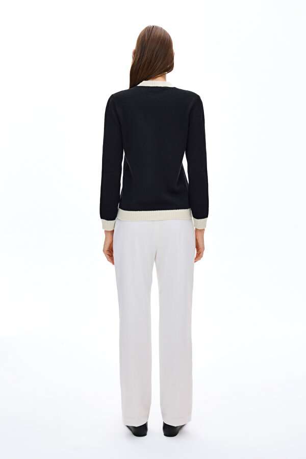 WHITE STRAIGHT CUT TROUSERS 2