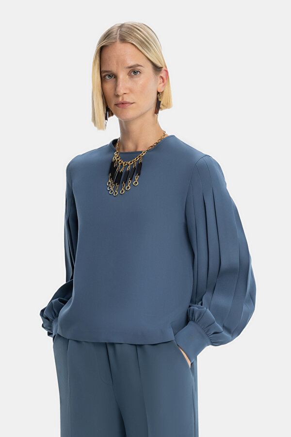 BLUE BASIC / ROUND NECKLINE LONG SLEEVE BLOUSE