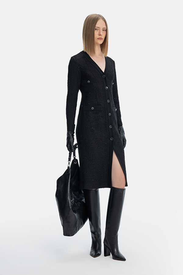 BLACK LONG SLEEVE BELOW THE KNEE DRESS