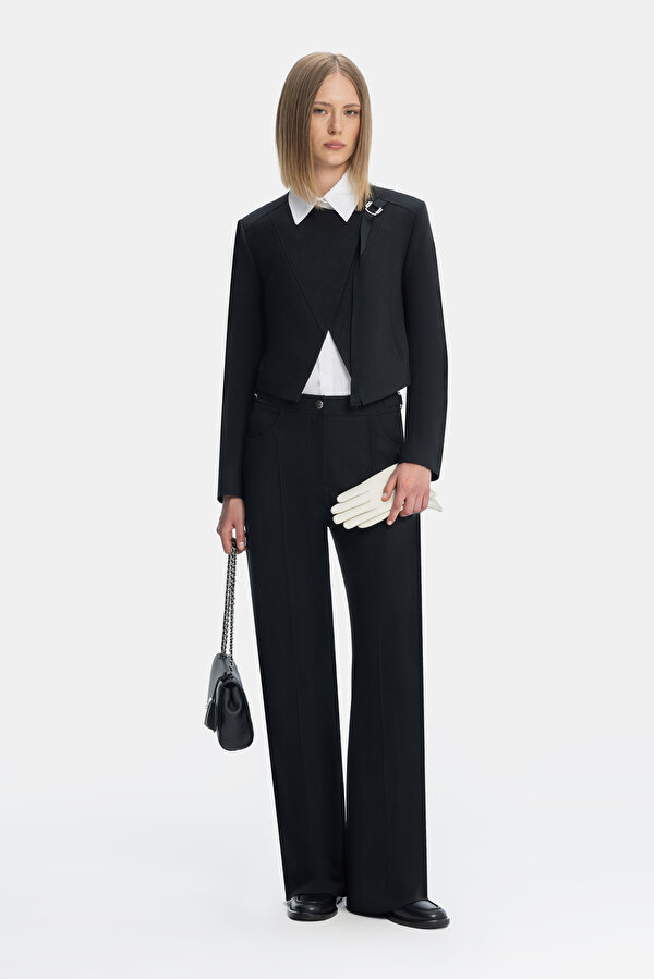 BLACK STRAIGHT CUT TROUSERS