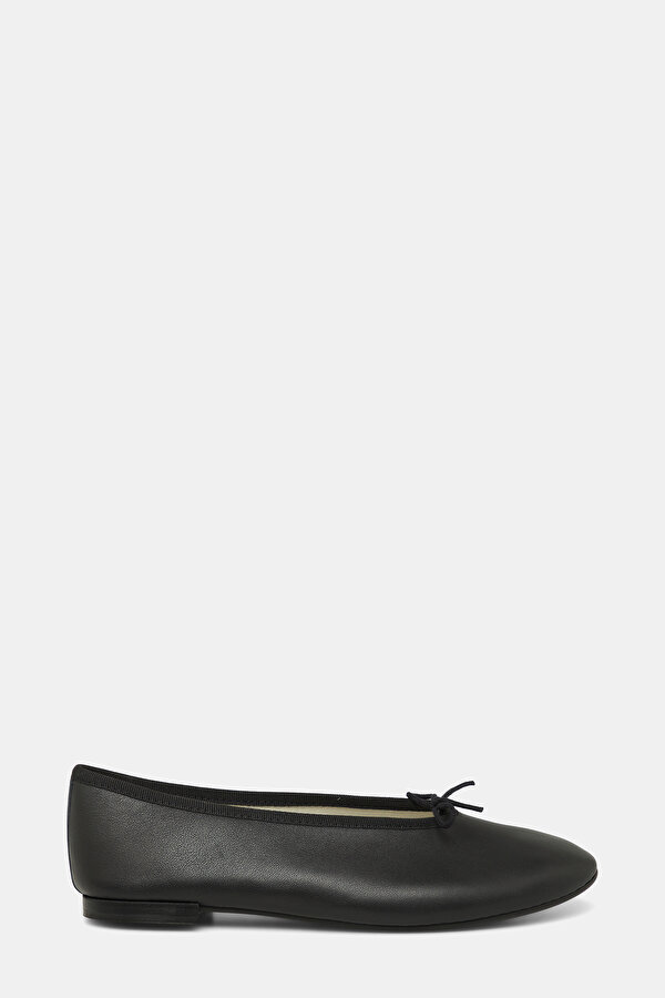 BLACK FLAT SHOES