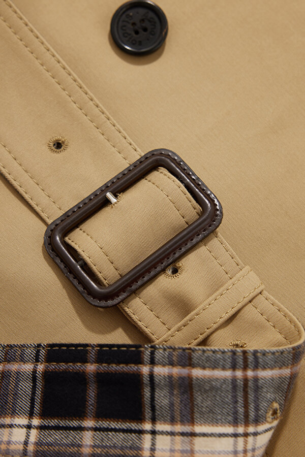 BEIGE TRENCH COAT 6