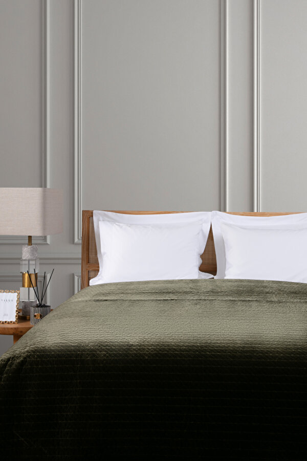 BEDSPREAD 2