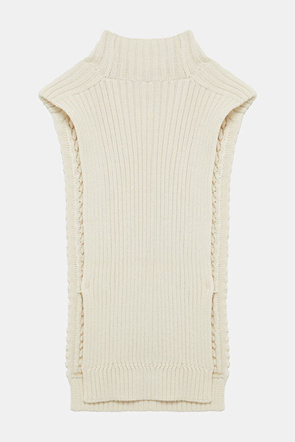 ECRU SWEATER 2