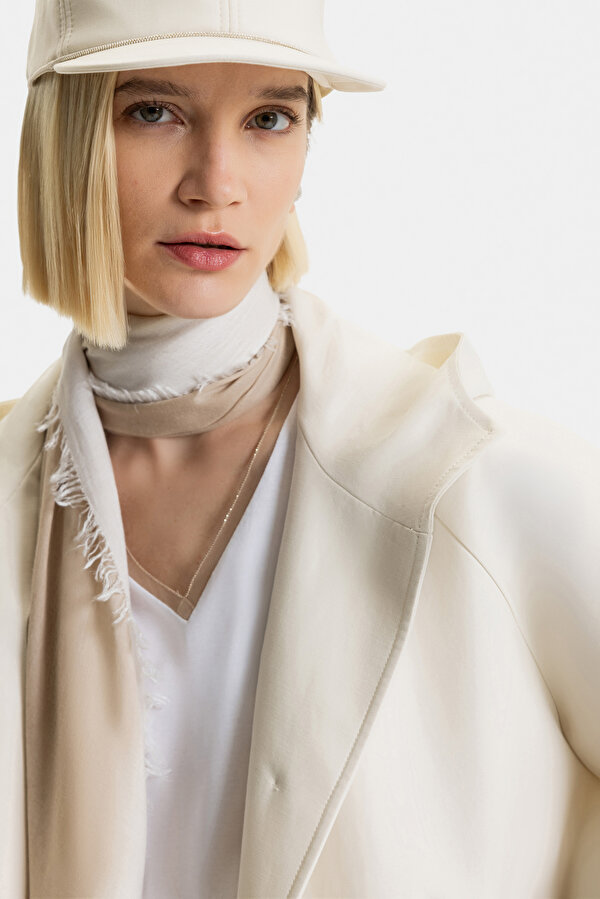 WHITE COAT 6