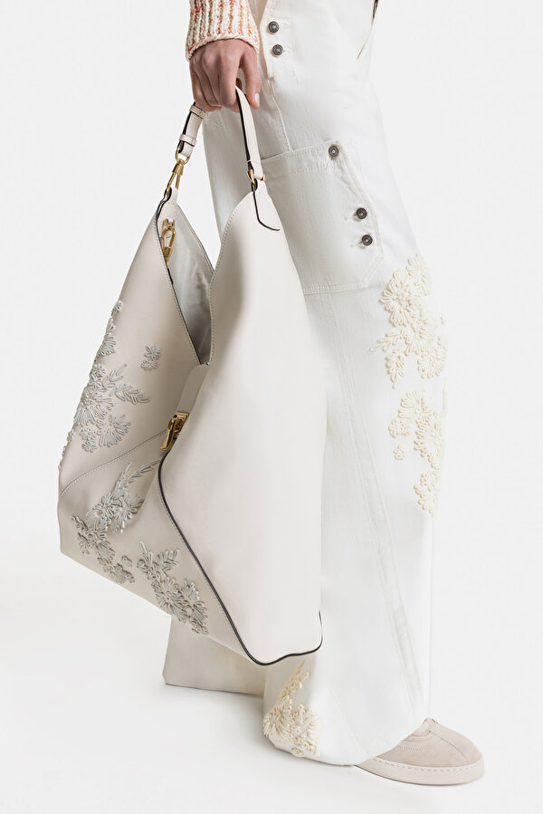 WHITE RAFFIA BAG 6