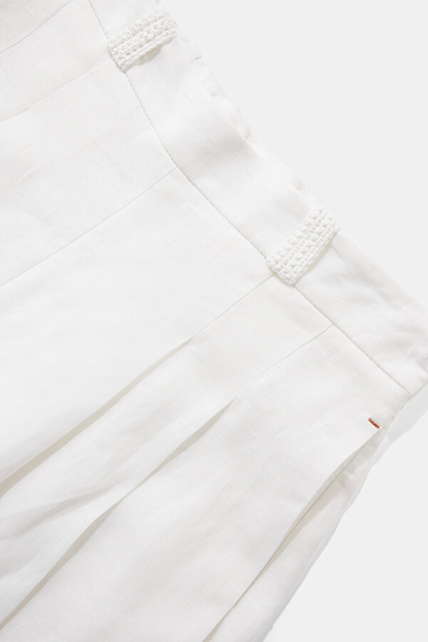 WHITE BERMUDA 7