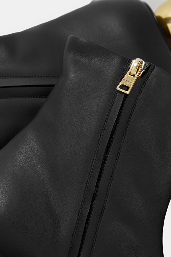 GOLD BOOT 6