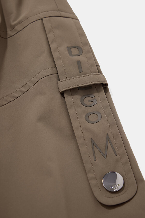 KHAKI COAT 11