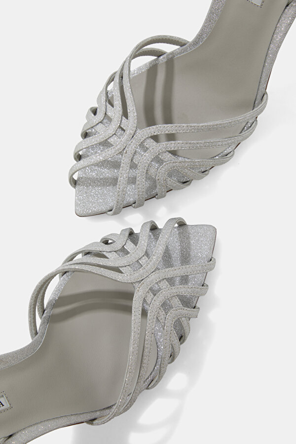SILVER JEWELLED SHOE 6