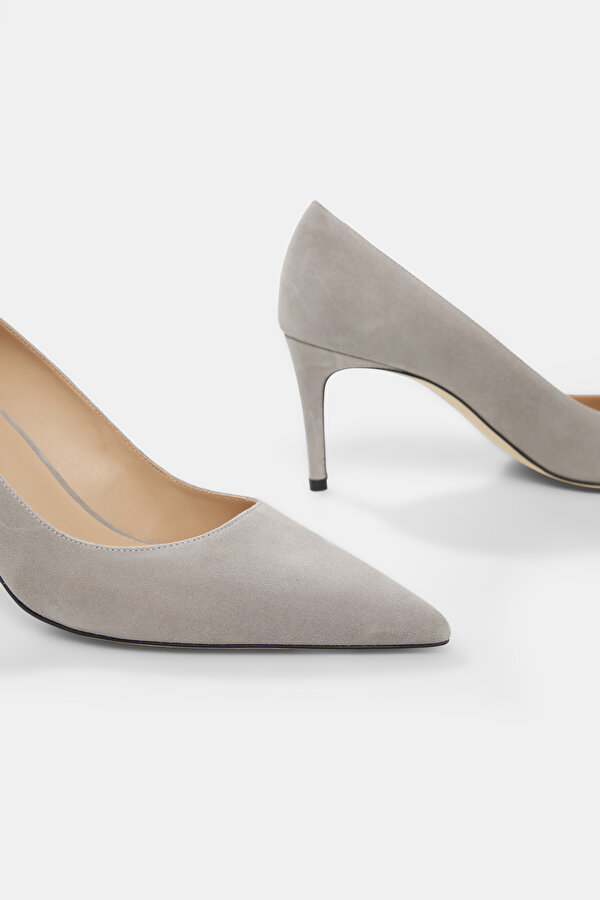 LIGHT GREY SUEDE SHOE 6