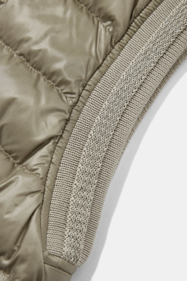 KHAKI VEST 12