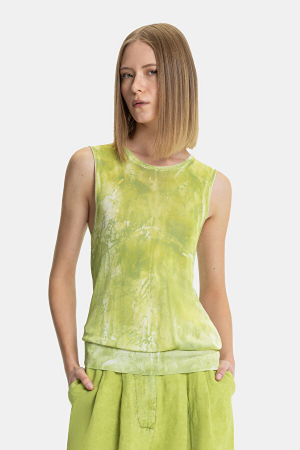 WHITE BASIC / ROUND NECKLINE TRICOT