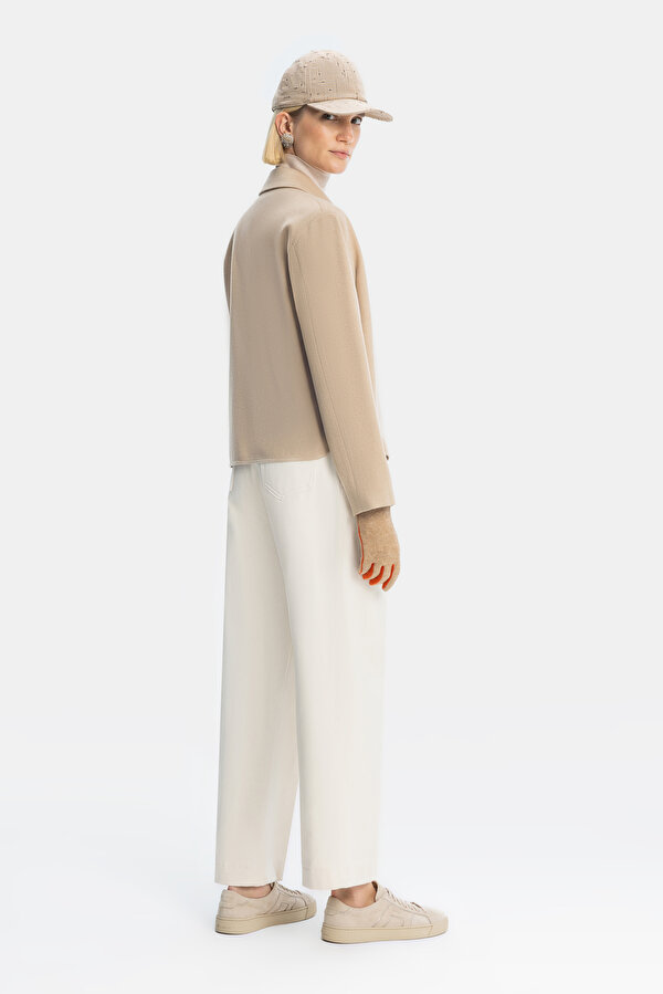 BEIGE JACKET 7
