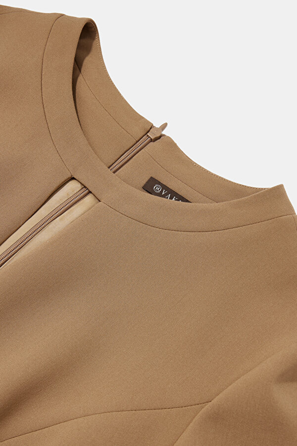 CAMEL CLEAVAGE 3/4 SLEEVES JUMPSUIT 7