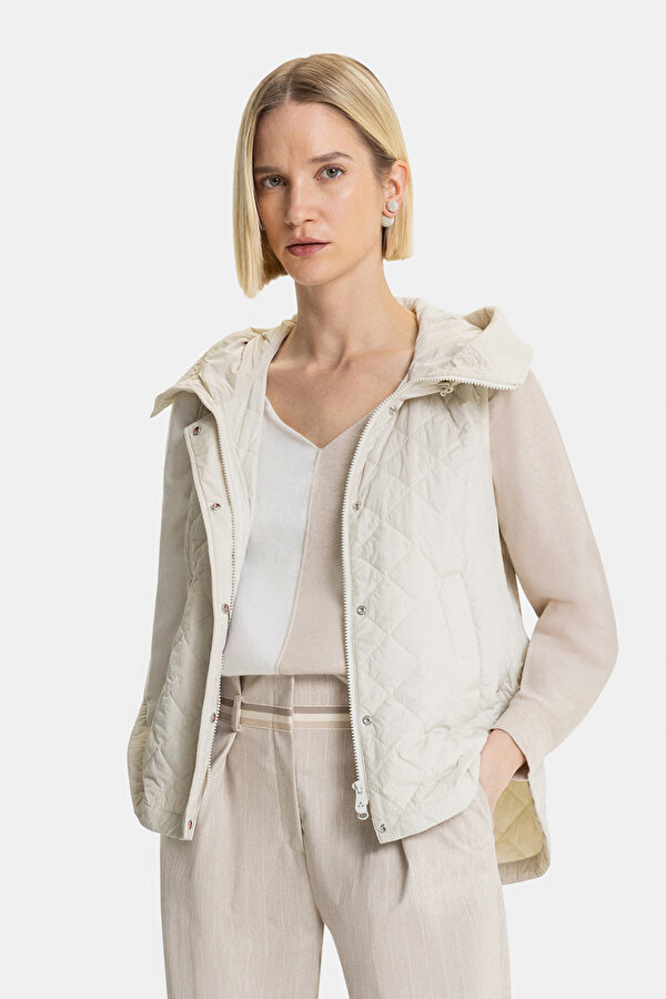 BEIGE HOODIE VEST