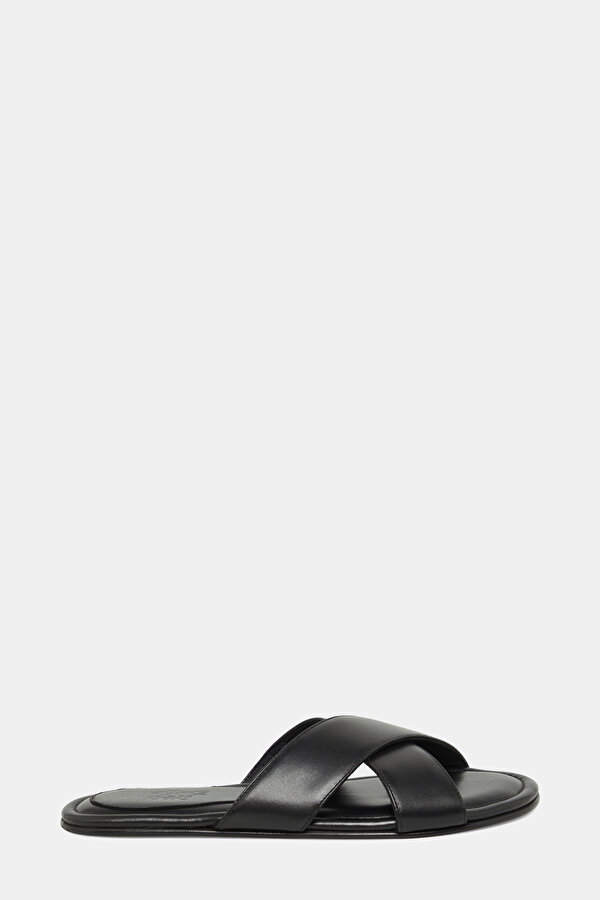 BLACK SLIPPER