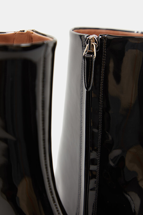BLACK LEATHER BOOT 6